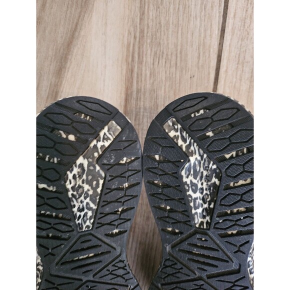 Brooks Women's Levitate StealthFit 6 Leopard Sneakers Sz 11mb. - Picture 10 of 11